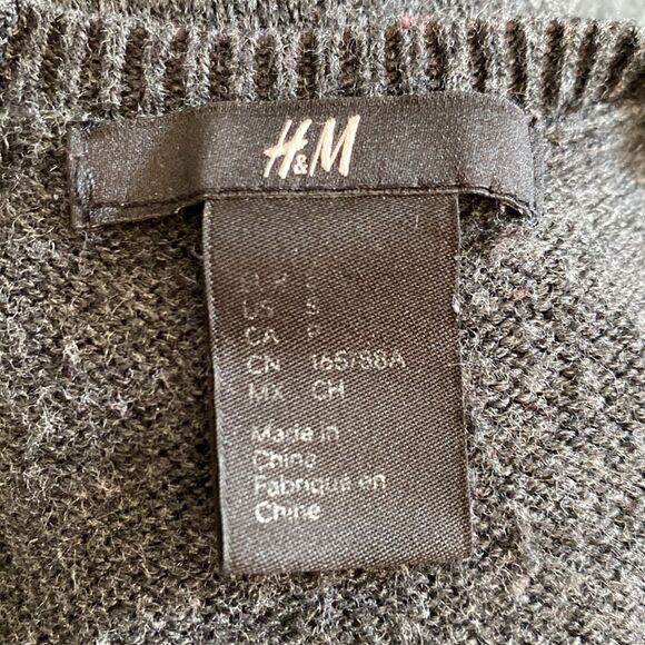 H&M Small Sweater Back 1/4 Zipper Ribbed Hems - Picture 6 of 6